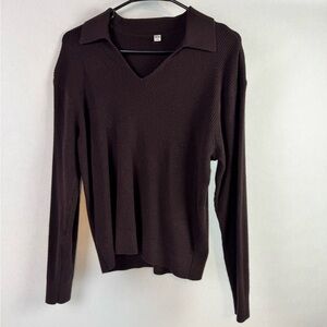 Uniqlo Textured V‑Neck Polo Sweater in burgundy- medium